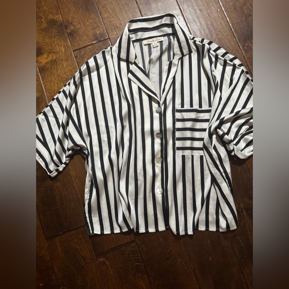 Vine & love striped boutique blouse size small women’s